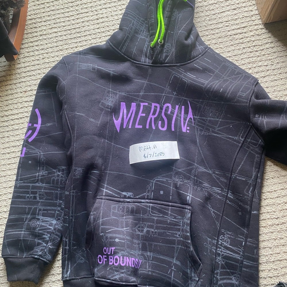 “MERSIV” Out of bounds hoodie